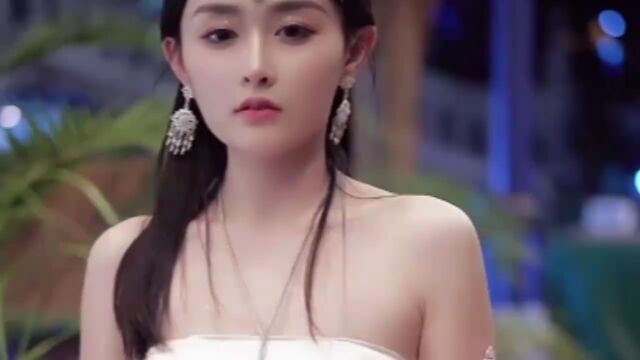 极品佳人:美女这个美女好清纯爱情片