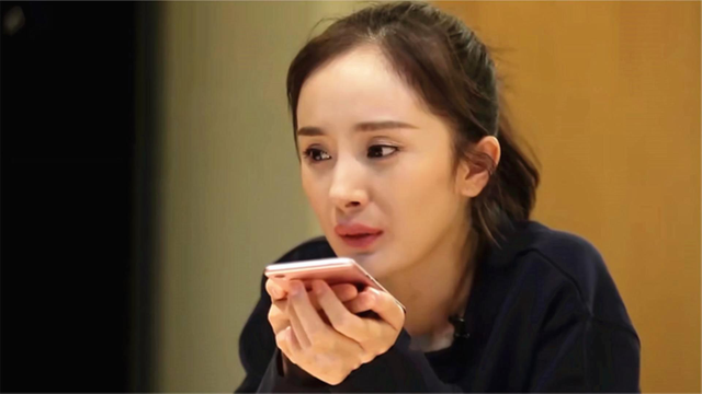 杨幂打电话有没有想我小糯米说了一个字意外暴露母女关系