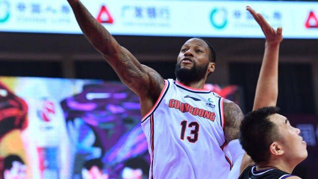 威姆斯广东生涯回顾:2.3秒绝平成经典,总决赛场均34.7分获MVP