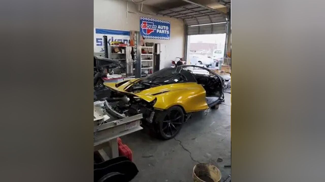 迈凯伦720s事故车维修(11)#汽车维修 #汽车钣金工 #豪车专修 #汽车