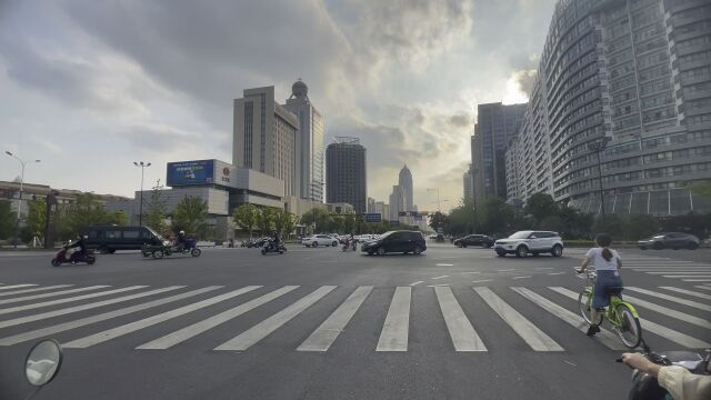 苏州市高新区狮山路城市风光