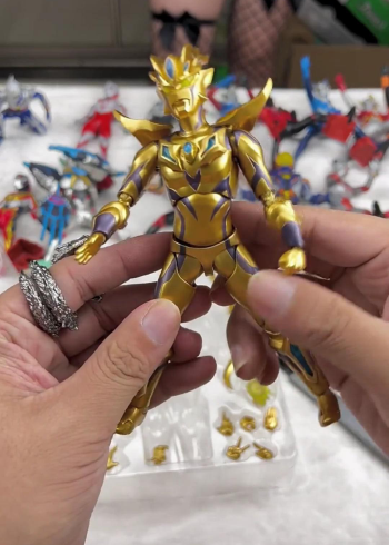 你们喜欢盖亚奥特曼还是黄金赛罗奥特曼呢?