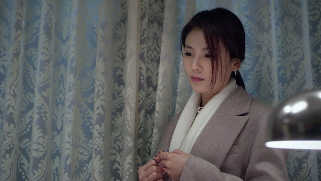 前夫送百万项链想复婚,不料前妻看不上,把总裁十几块的手链当宝_腾讯视频}