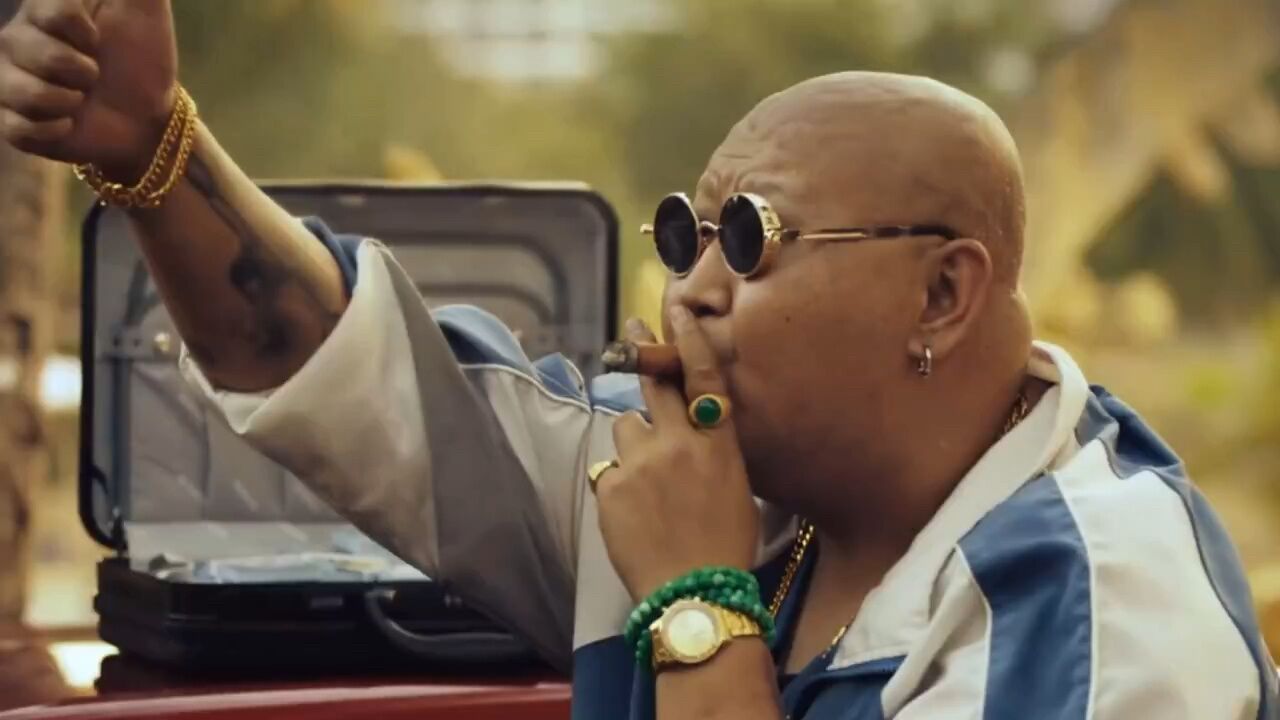 大金链子小手表,光头胖子惹不了