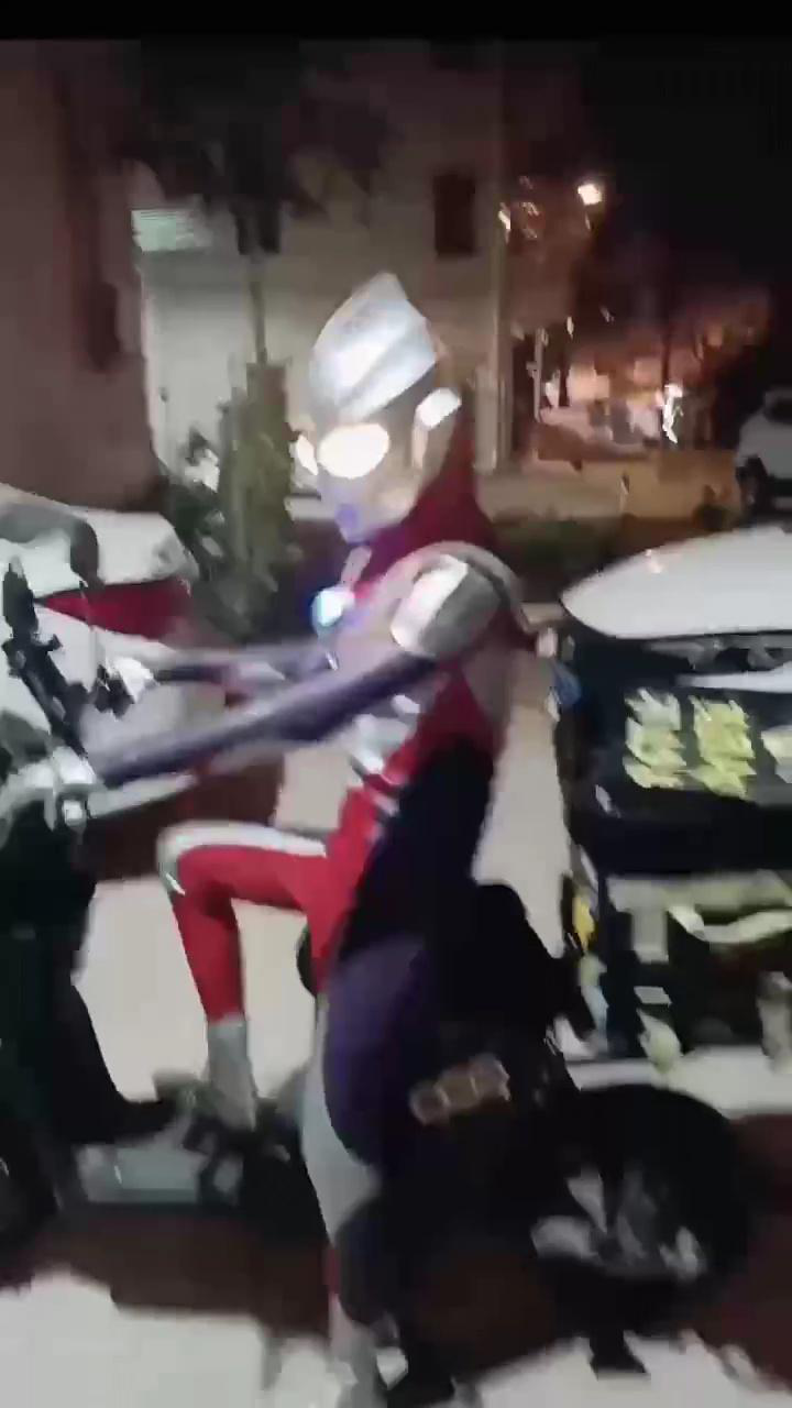 迪迦奥特曼外卖骑手准备就绪_高清1080p在线观看平台_腾讯视频