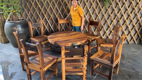 农村小伙的木工手艺真的了不起，连朽木都被他制作出整套桌椅来了