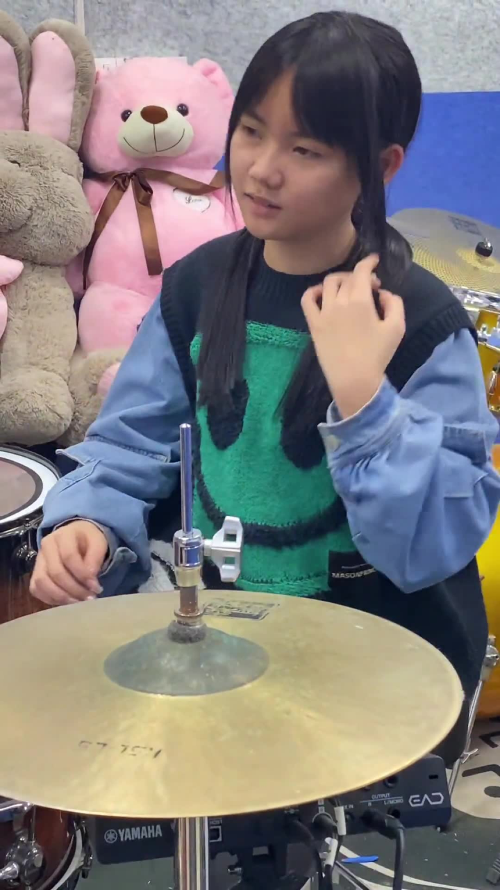 架子鼓练习 乐器达人 鼓手小姐姐 练鼓 妞妞架子鼓