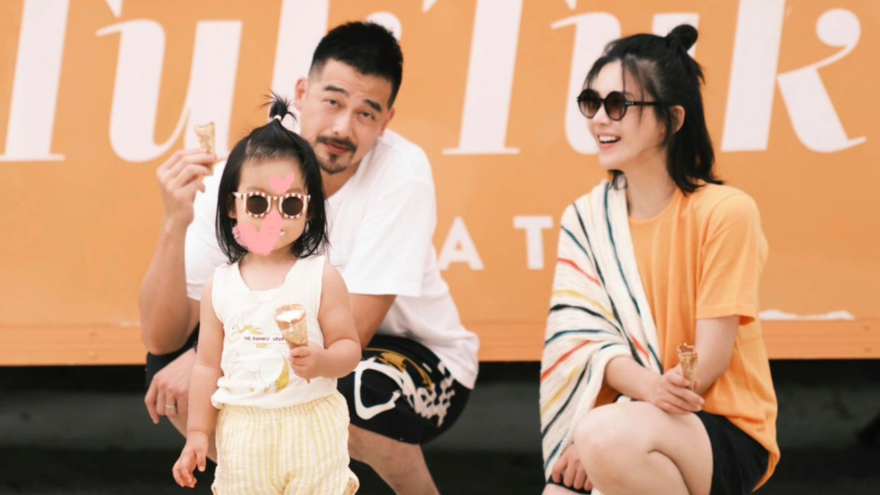 杨子姗罕见晒全家福,状态佳与1岁女儿似姐妹,辟谣怀孕想生二胎
