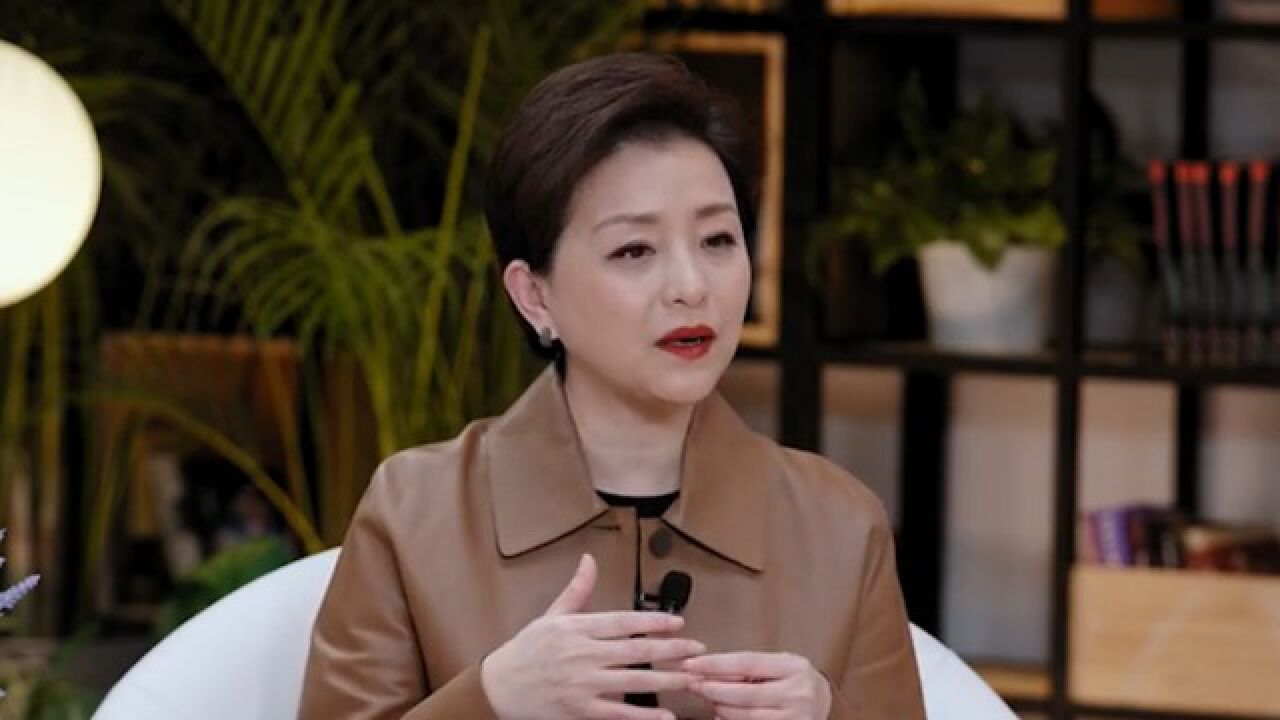 主持人杨澜建议女生:要敢于展现自己的优秀,释放出自己的自信
