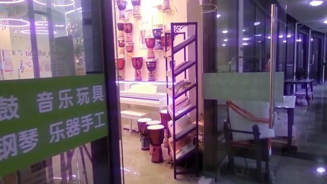 石棉声韵乐器店,推出第一款手工产品,儿童电子琴.欢迎大家到店体验.