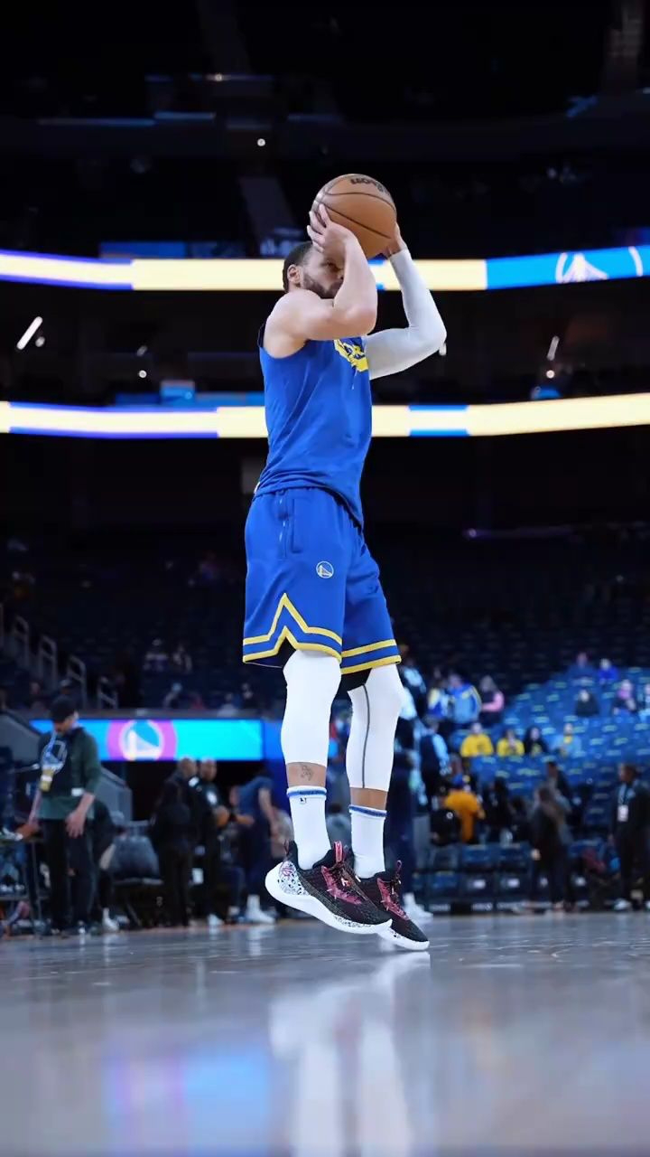 近距离多角度看库里的三分投篮,极致的神射手投篮姿势