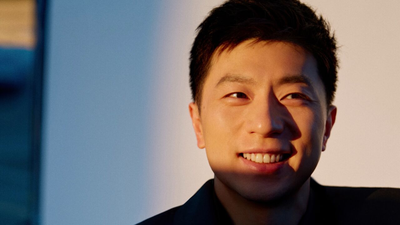 马龙太帅气!穿西装拍杂志封面:温文尔雅气质满分 35岁魅力足