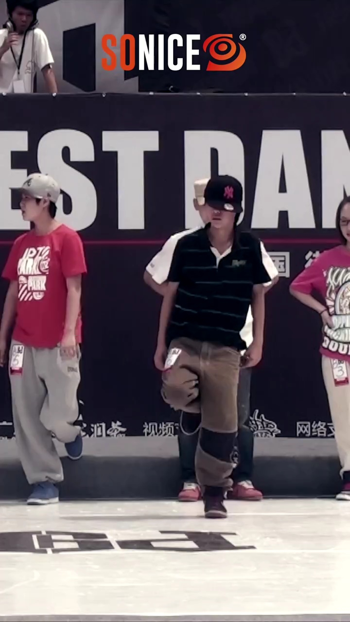 考古王一博小时候跳舞比赛 一直很拽一直很帅 #王一博  #宝藏男孩儿