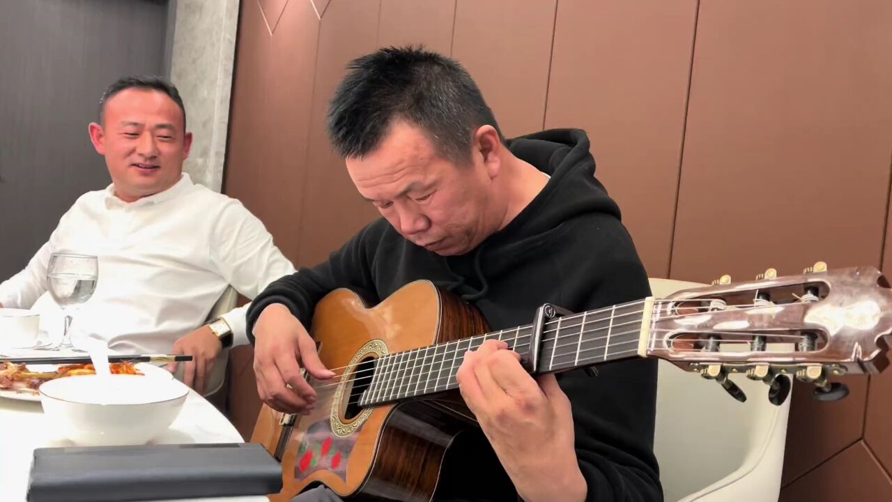 新疆鬼手吉他独奏《五百年沧海桑田》,满满的回忆.