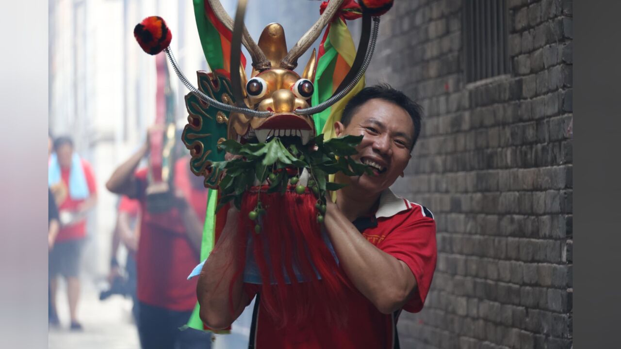 【视频】佛山南海桂城叠滘庆云村:扒"旱龙",食"百家米"