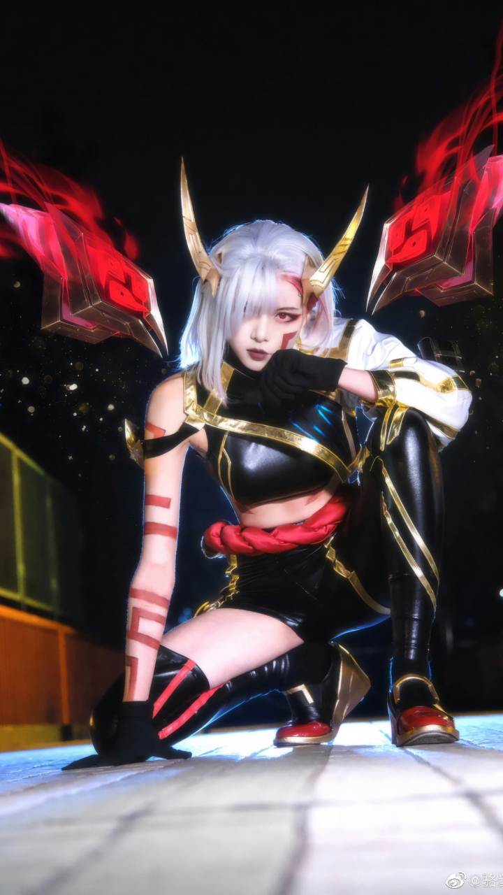 "我回来,是为了那些回不来的人."骆歆cos墨之影卡莎