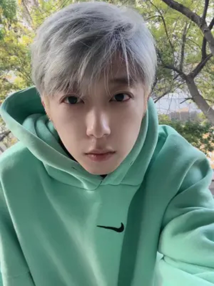 想和狮子座谈恋爱的举手我看看#腼腆害羞内向社恐文静小男生