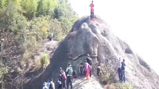 新昌下依山“莫高窟”、石狗洞峡谷、牛背山的爬山记