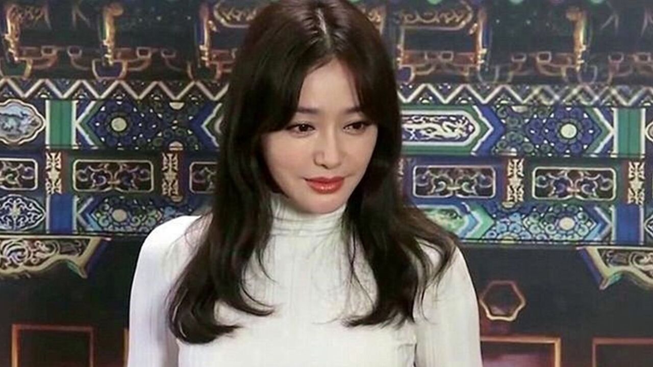 记者问秦岚:与黄晓明同居5年为啥分手?秦岚的回复令人唏嘘不已