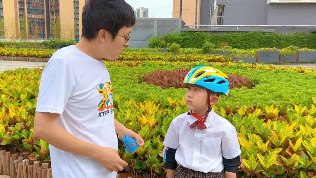 儿童学习轮滑,家长如何通过青蛙过河小游戏教孩子学会踏步前行?#轮滑 #运动