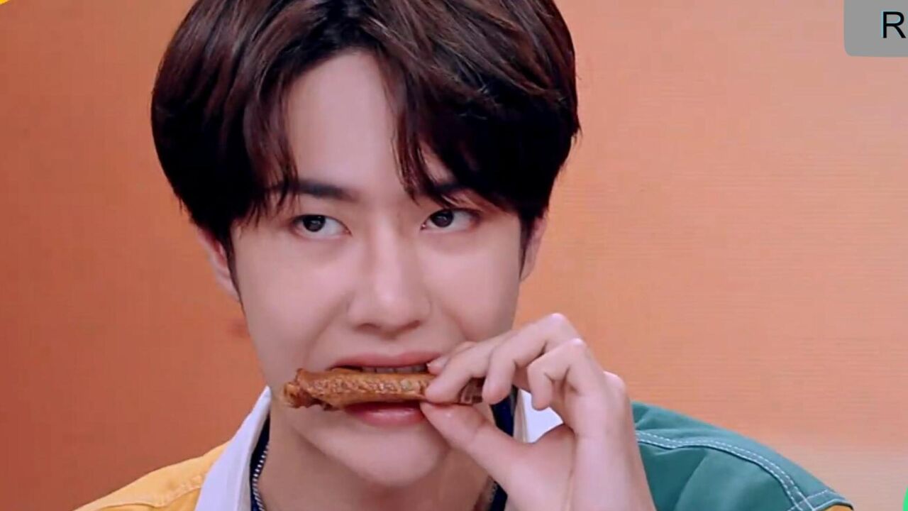 一分钟告诉你,王一博吃东西能有多下饭,看的我直流口水!