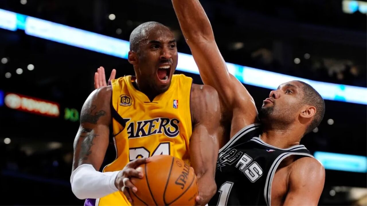 珍贵影像!科比2008年西决硬刚邓肯,单节5次强攻石佛取分