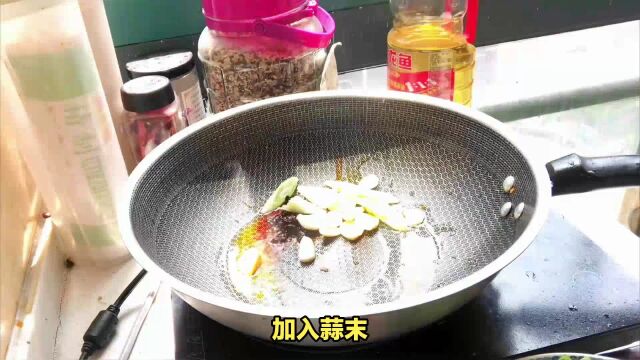 灰灰菜口感鲜嫩,维生素矿物质丰富,制作简单易学