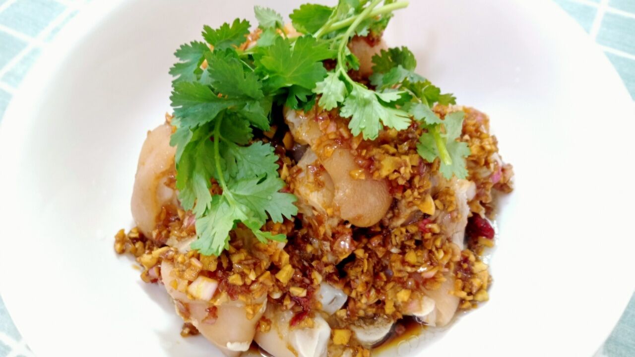 夏天最喜欢吃的一道菜沙姜凉拌猪手,皮脆肉爽好吃不油腻