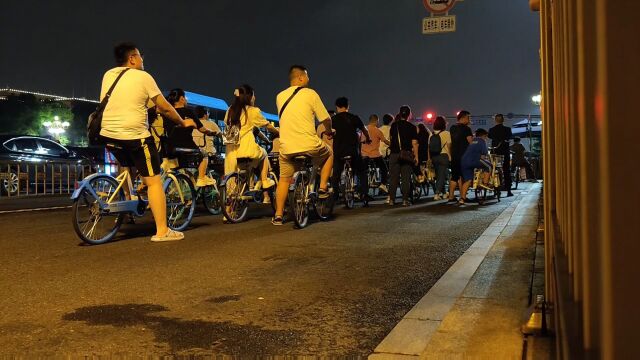 高清推荐,北京雨停后的天安门骑行日志