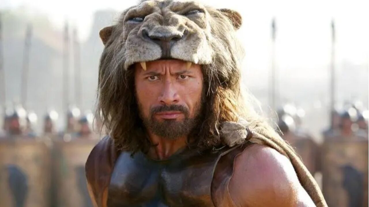 《宙斯之子:赫拉克勒斯》巨石强森化身为宙斯之子血战妖兽太燃了