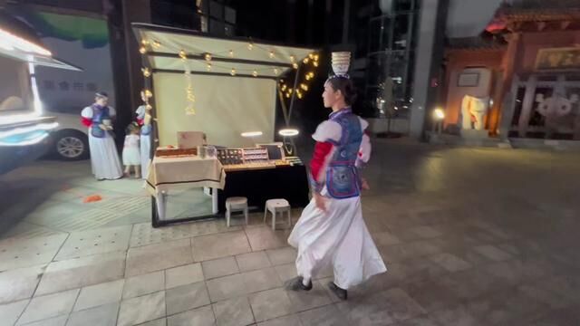 #夜市里的烟火气 梅江南蒙古主题夜市