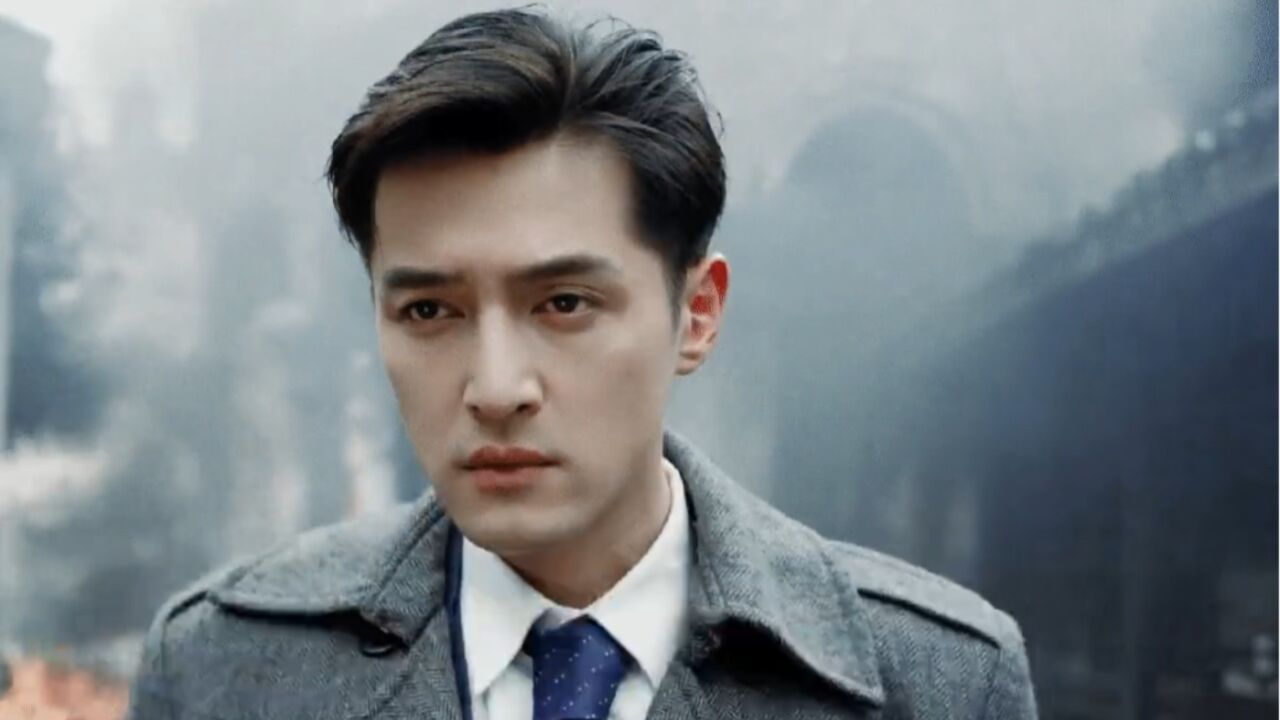 胡歌深夜与友人聚餐,穿着帅气但精气神差,粉丝极度担心精神状况