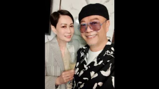 欧阳震华和太太晒恩爱合影庆祝结婚27周年 半退休与太太享受晚年