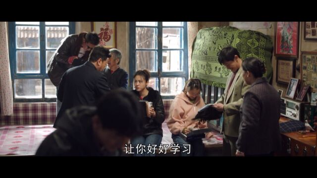 顾长山从广深回林场,给全家人带一兜子礼物,家人们收到礼物喜气洋洋