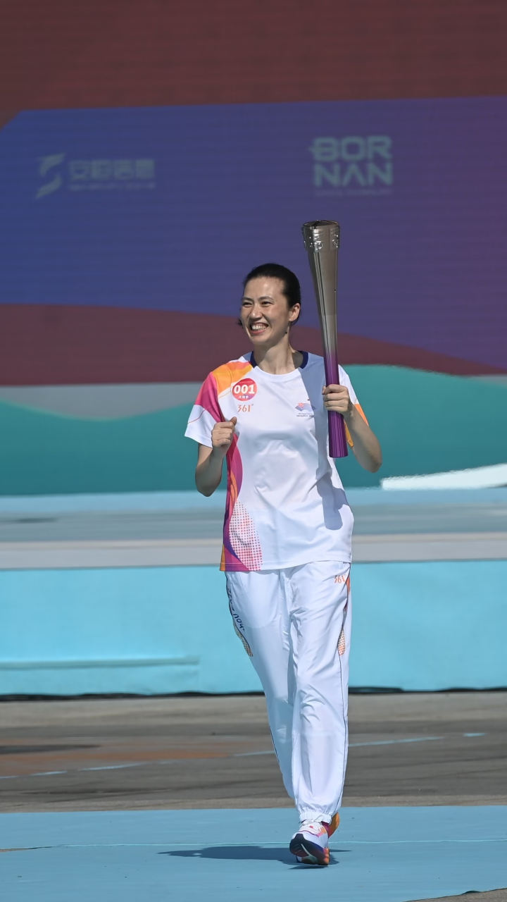 周苏红!中国女排的大炮姐,成为老家湖州第一棒亚运会火炬手