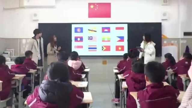 外国留学生走进天府新区学校