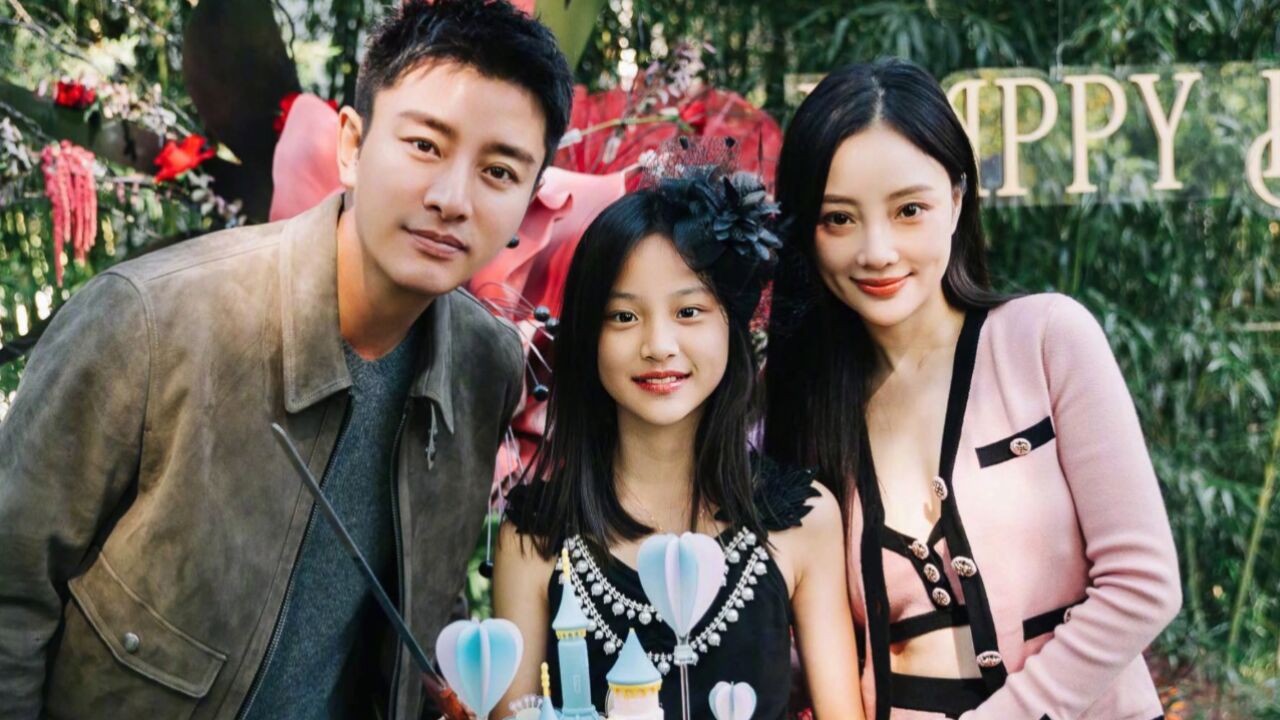 甜馨回怼网友恶评,起因是对方提到pgone,贾乃亮李小璐早年因他离婚