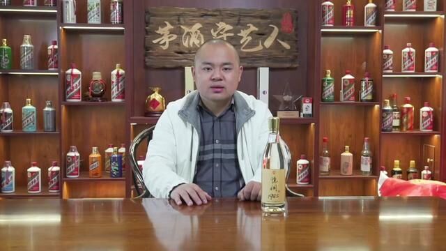 40年老酒要用陶坛存吗?酒师语出惊人,还不如放玻璃瓶里? #茅台 #纯粮酿造 #酱香型白酒 #适合春节喝的酒有哪些