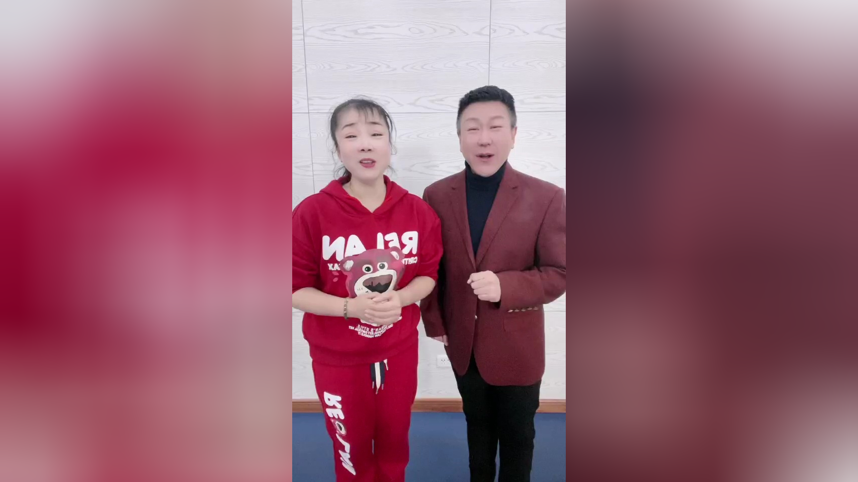 吉地过年文化万象真带劲儿吉林的二人转演员给大家整了一段小曲儿我们
