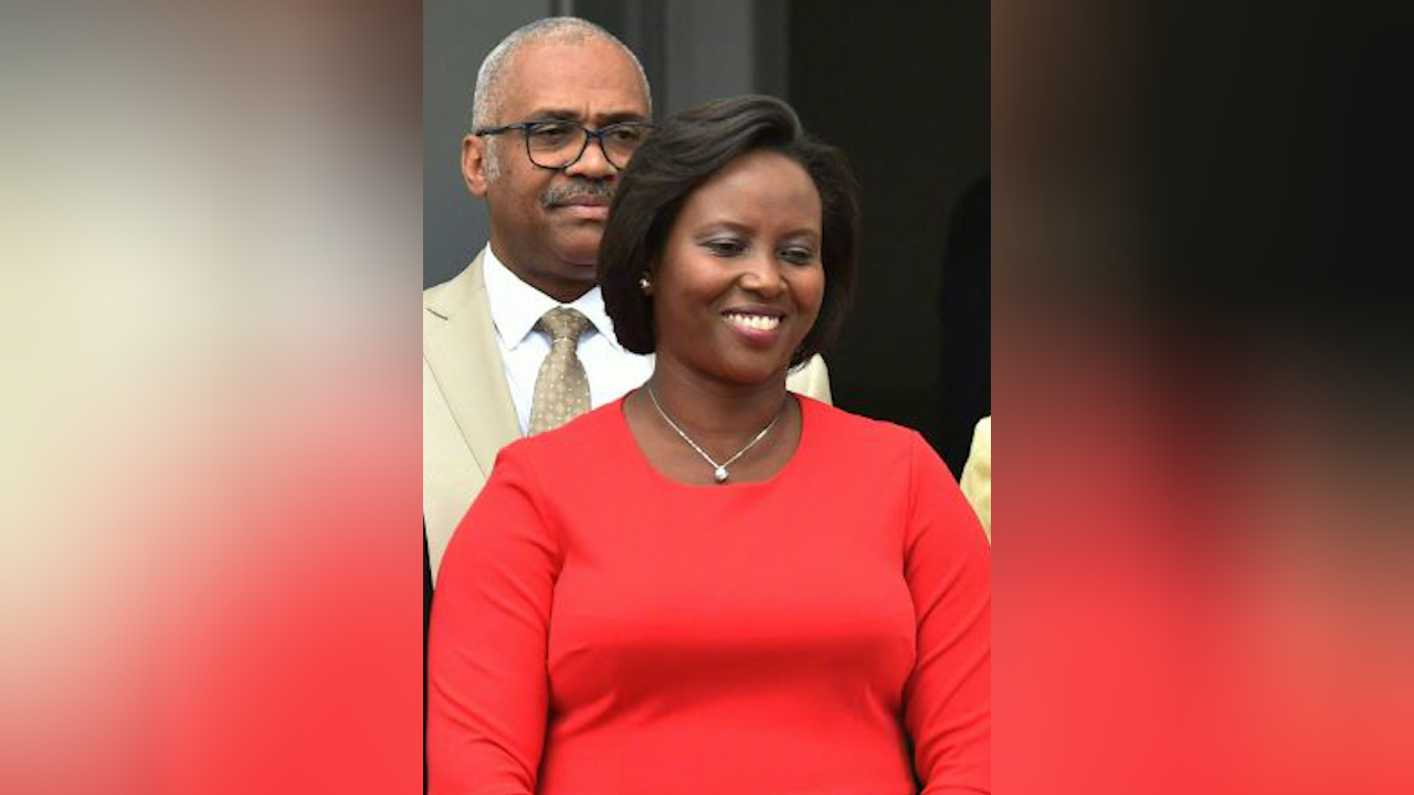 海地前第一夫人被控与他人共谋谋杀丈夫,当地官员:为垄断权力