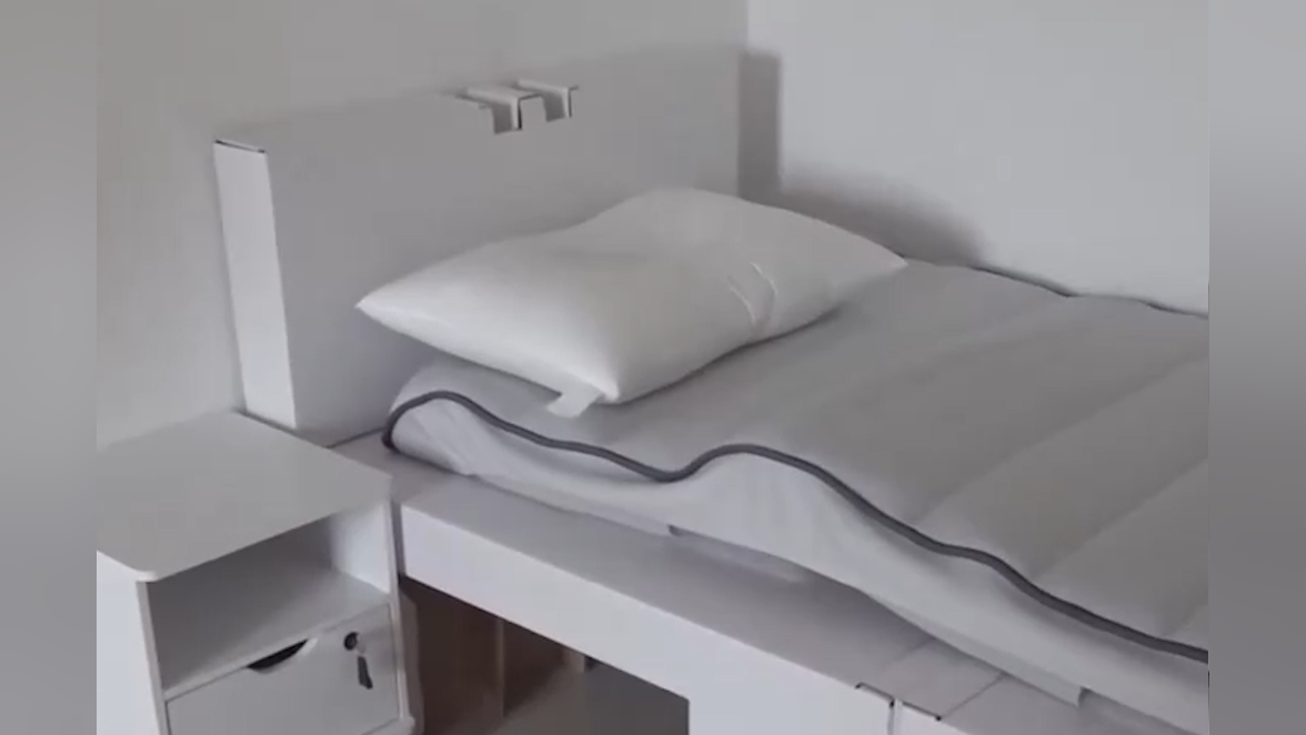 巴黎奥运村交付,纸板床再现