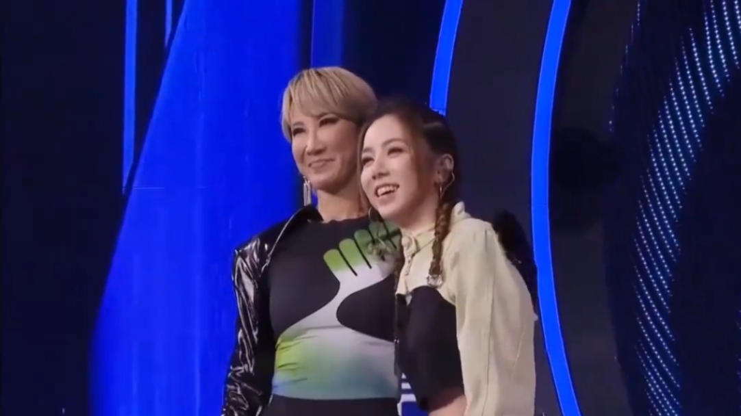 李玟与邓紫棋合唱赢得第一,陈小春直言像看了场演唱会