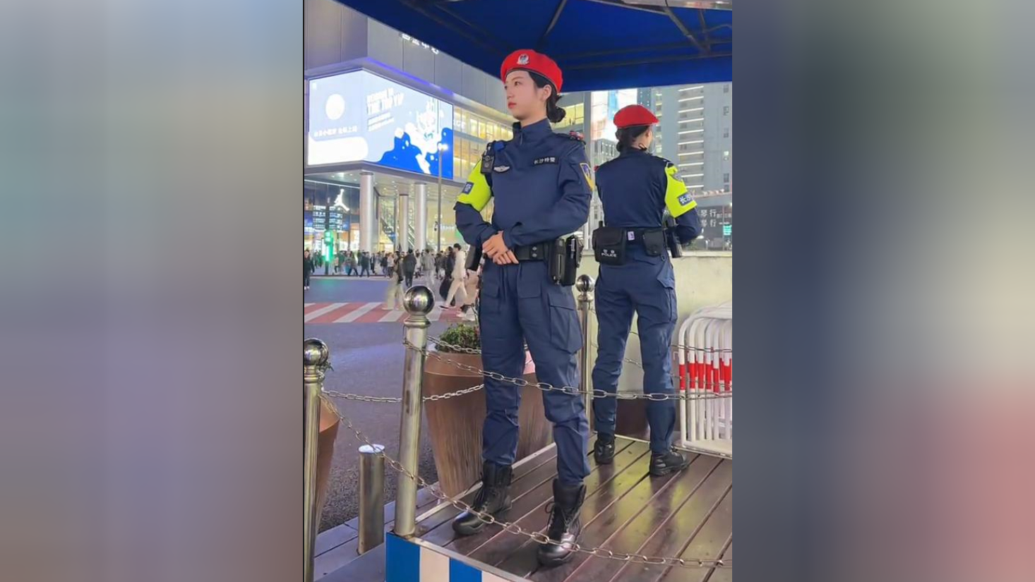 "女特警"现身长沙街头,守护游客安全,太飒了!安全感爆棚
