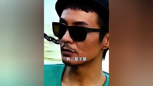 "东方日出僧未起,说来世事不如闲,半世繁华半世僧,世间再无李叔同.