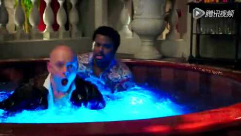《热浴盆时光机2》片段  三男人浴缸发神经