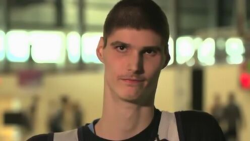 全景nba球场惊现纸片人身高突破天际好似长颈鹿