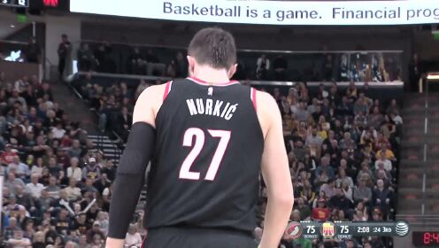 《NBA全场集锦》【得分】吃饼吃到撑 利拉德妙传努尔基奇连得5分