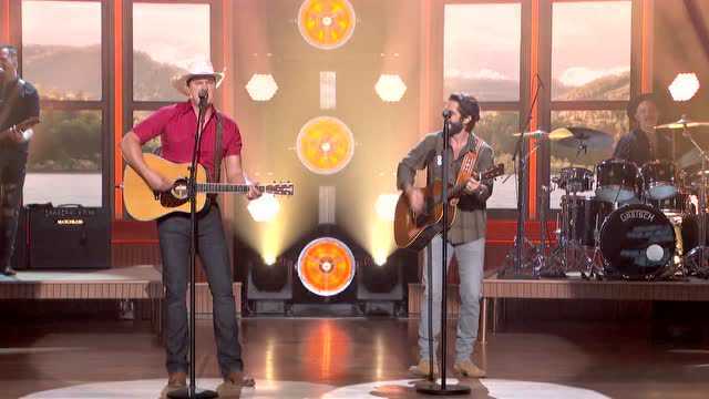 Beer Can't Fix (Live From the 55th ACM Awards)