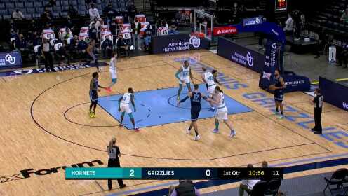 《NBA全场集锦》鲍尔挑战布鲁克斯 抢断暴扣一气呵成