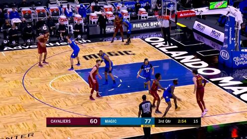 《NBA全场集锦》克利夫兰饼王！ 麦基滑翔空接再吃一饼